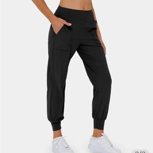 Halara high waisted side pocket joggers black medium